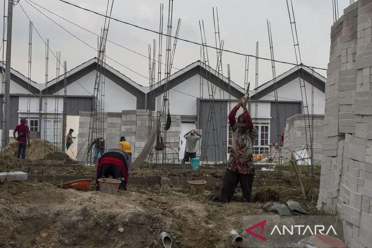 Pajak pertambahan nilai (PPN) atas kegiatan membangun sendiri (KMS) akan mengalami kenaikan tarif menjadi 2,4 persen dari sebelumnya sebesar 2,2 persen.