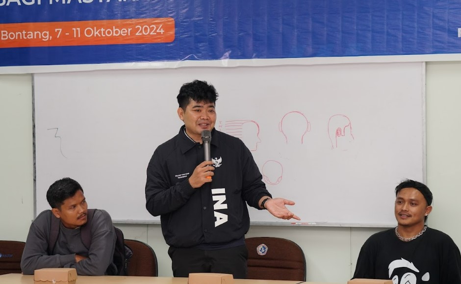 PT Pupuk Kalimantan Timur (Pupuk Kaltim) gelar pelatihan barbershop bagi masyarakat Bontang selama lima hari.