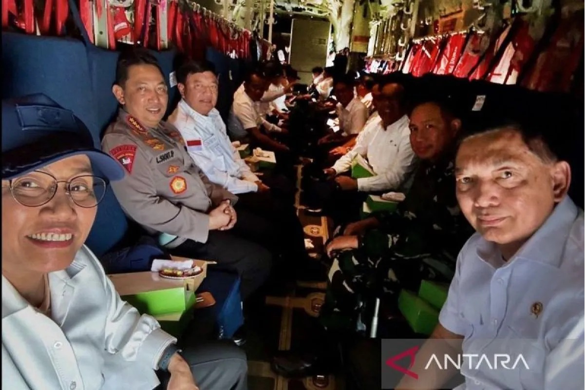 Tangkapan layar Menteri Keuangan Sri Mulyani (kiri), Menteri Pertahanan Sjafrie Sjamsoeddin (kanan), Kapolri Jenderal Pol Listyo Sigit Prabowo (dua kiri) dan Panglima TNI Jenderal TNI Agus Subiyanto