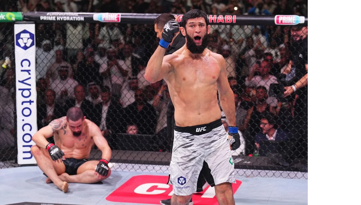 Ekspresi Chimaev usai mengalahkan Robert Whittaker.