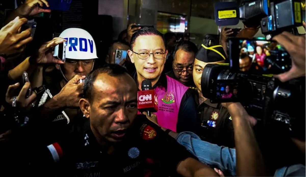 Tom Lembong usai diperiksa dan langsung ditahan.