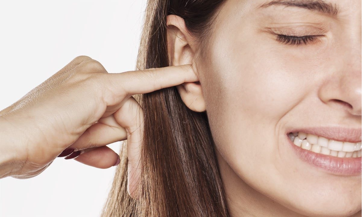 ilustrasi telinga gatal