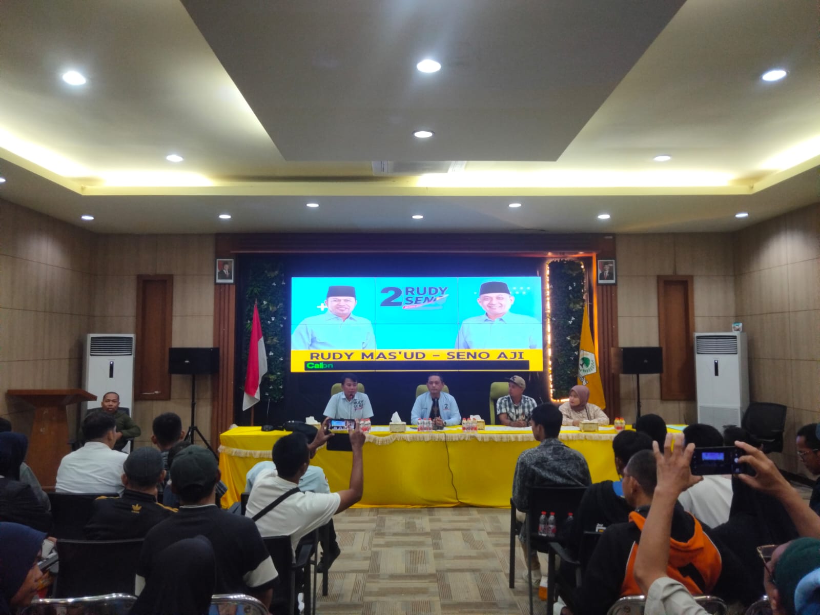 RATUSAN : Dukungan mengalir dari ratusan penyandang disabilitas Kaltim ke Paslon Rudy dan Seno.