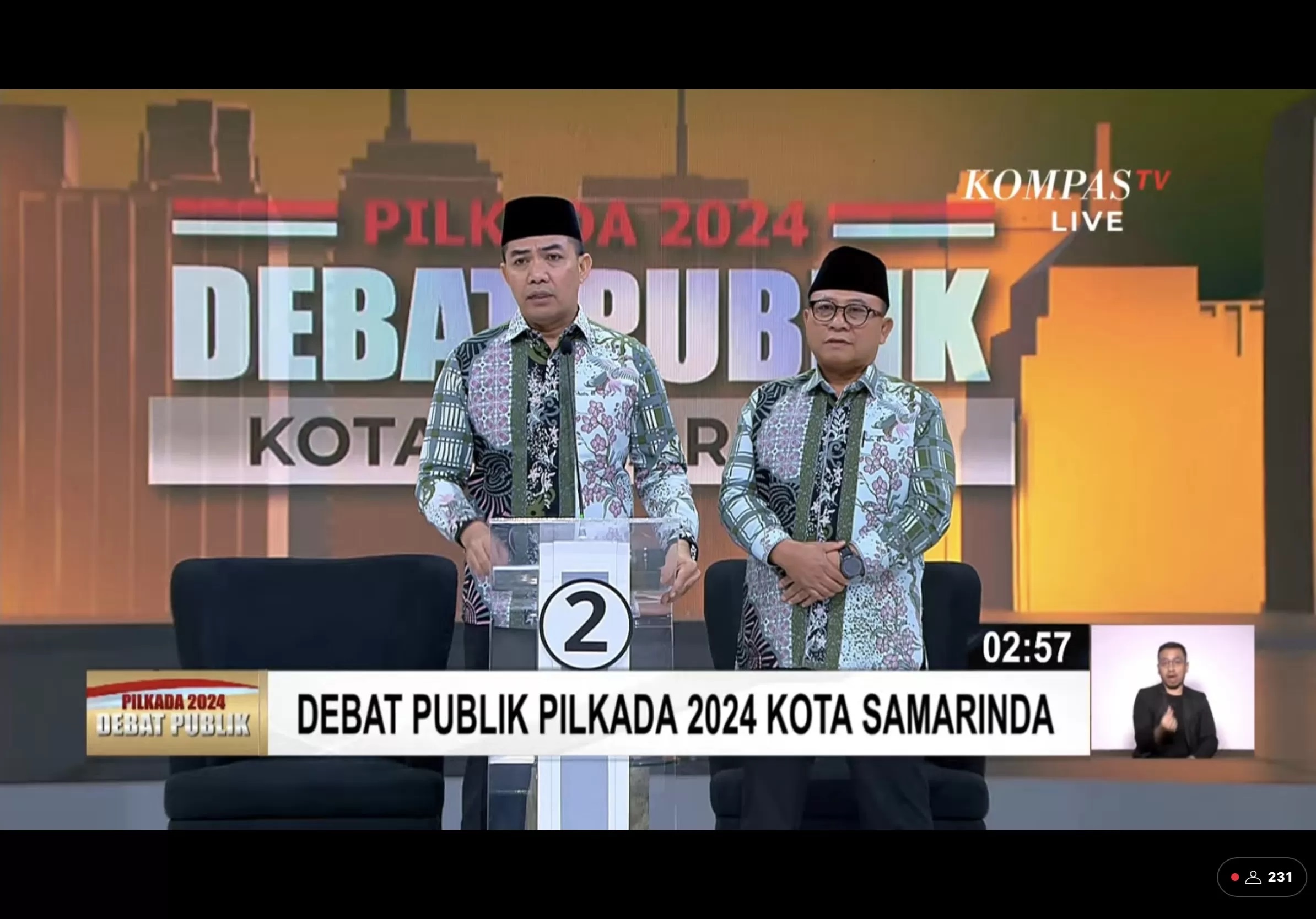 PASLON TUNGGAL. Penampilan Calon Wali Kota Andi Harun dan Calon Wakil Wali Kota Samarinda Saefuddin Zuhri pada debat pertama, Senin (4/11).