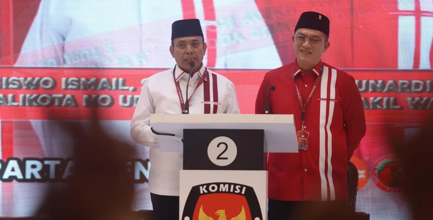 Paslon Rendy Susiswo dan Eddy Sunardi dalam Debat Publik Kedua Pilkada Balikpapan 2024. (FOTO: ANGGI/KP)
