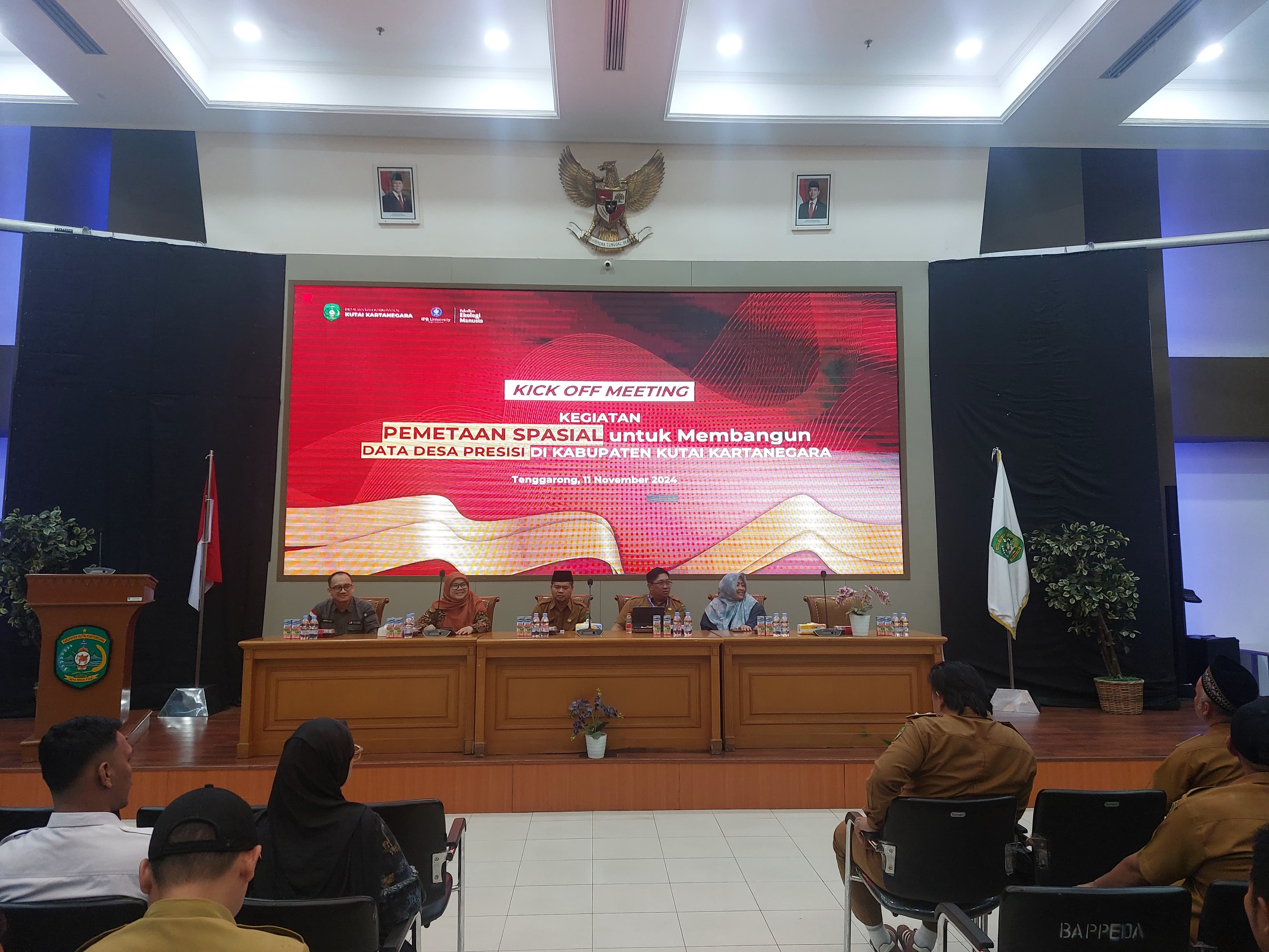 Kabid Aptika Diskominfo Kukar Ery Hariyono saat menghadiri sosialisasi pemetaan spasial program Data Desa Presisi (Elmo/Prokal.co)