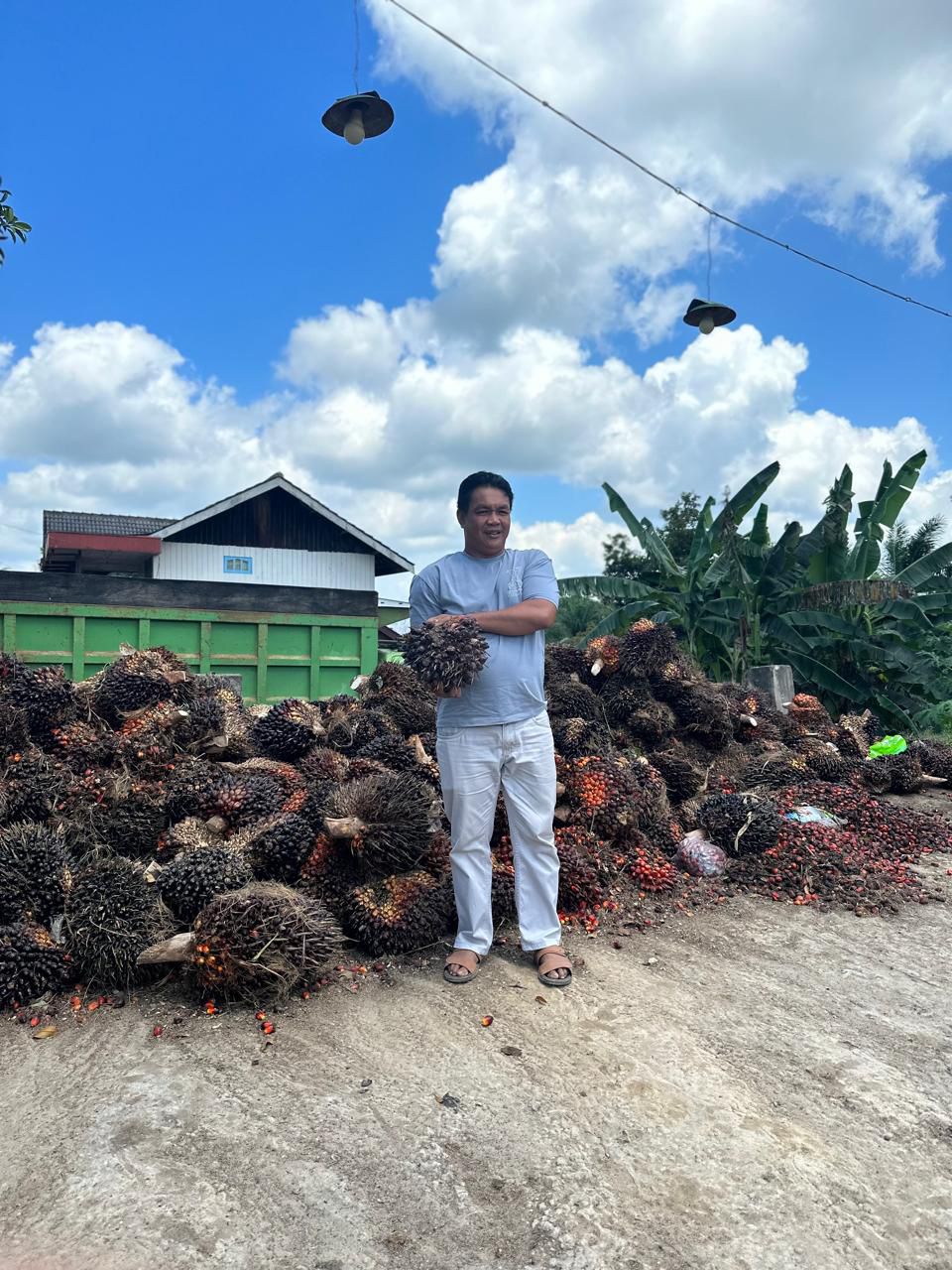 KERJA SAMA: Edy Santoso, mitra PT WKP di PPU.