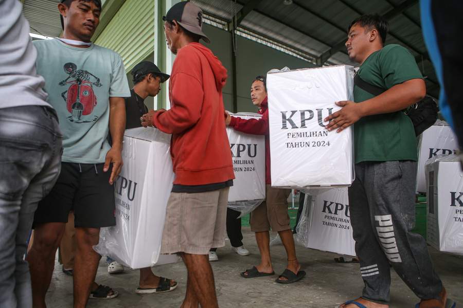 DISTRIBUSI: Logistik Pilkada 2024 di Samarinda sudah bertahap didistribusikan ke tingkat kecamatan.