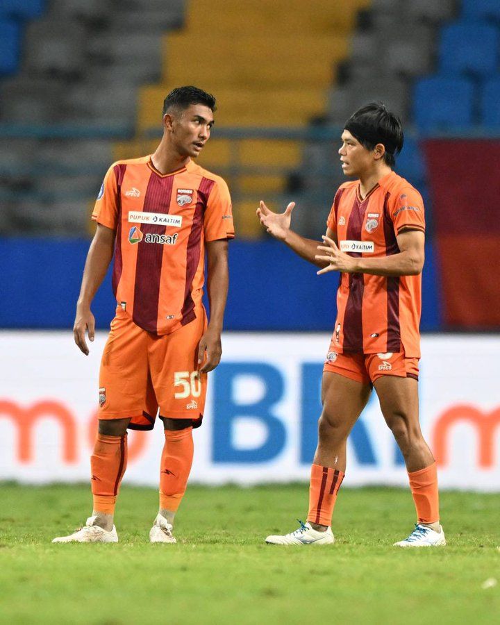 GARUDA CALLING: Gelandang Borne FC Samarinda Rivaldo Enero Pakpahan (kiri) masuk daftar pemain yang dipanggil untuk menjalani pemusatan latihan di Bali.