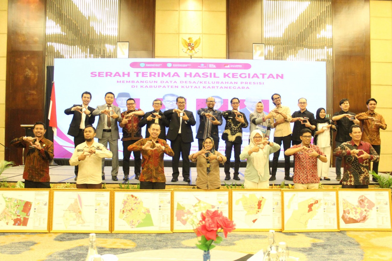 Acara serah terima hasil kegiatan data desa presisi.