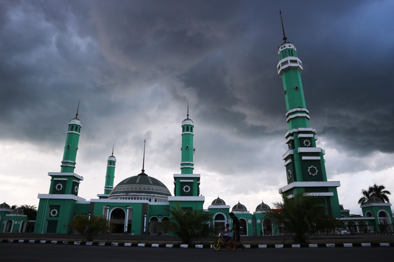 AWAN HITAM: Saat ini Kabupaten Berau tengah mengalami musim hujan.