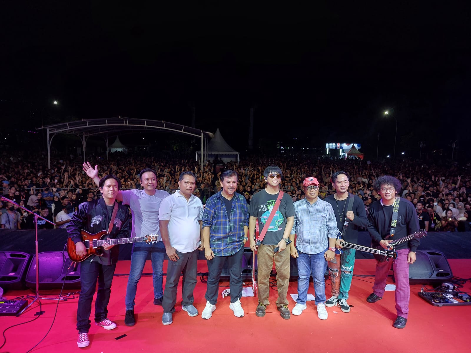 Kumala Sound Project, event Pemkab Kukar di Pulau Kumala yang turut mengundang band D&rsquo;Masiv (Elmo/Prokal.co)