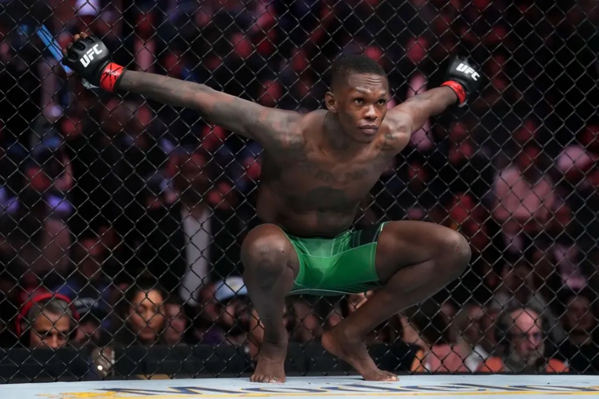 UFC mengumumkan pertarungan baru antara Israel Adesanya melawan Nassourdine Imavov di Riyadh, Arab Saudi pada 1 Februari 2025. (ANTARA/HO-Laman MMA Fighting/Chris Unger/Zuffa LLC)