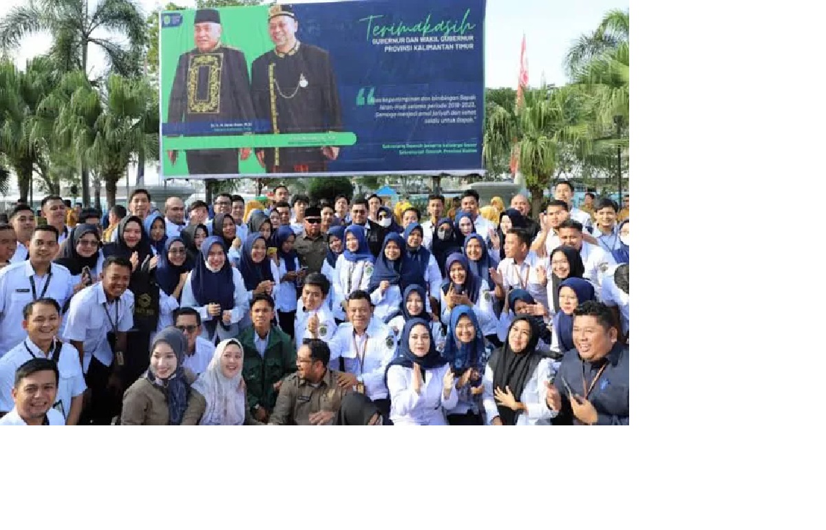 MASIH SELAMAT. Para tenaga honorer di lingkungan Pemprov Kaltim. Mereka diminta tak khawatir dan fokus mengikuti tes PPPK. Mereka dipastikan tetap mendapat gaji di tahun depan.