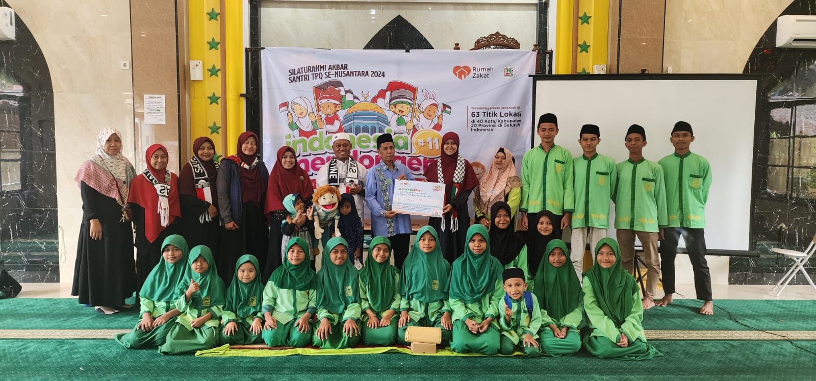 PENGETAHUAN: Para santri TPQ Balikpapan Selatan  mengikuti Indonesia Mendongeng pada 25 Desember 2024.