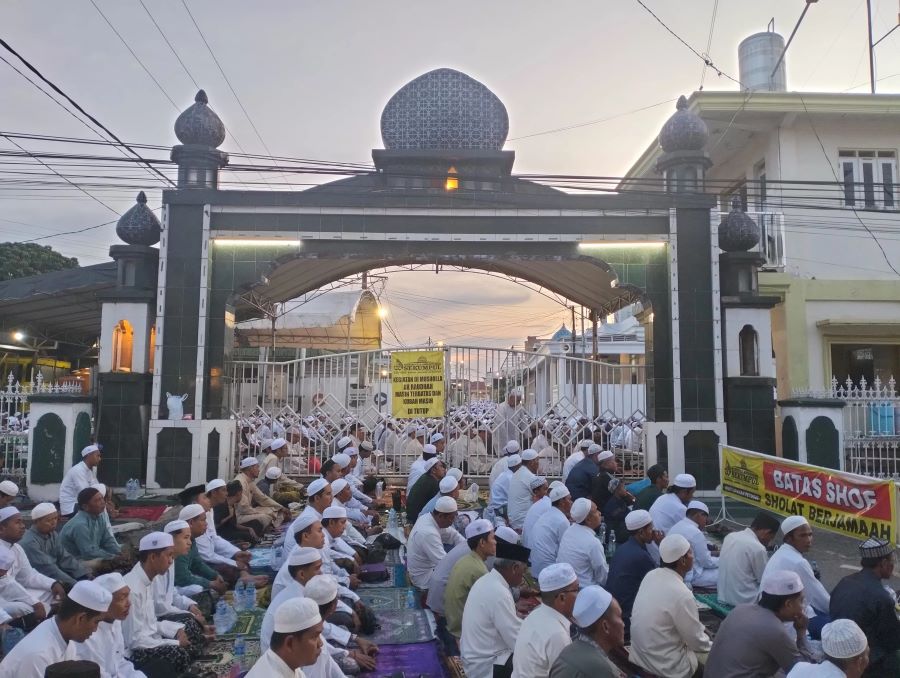 JEJAL: Jutaan jemaah memenuhi wilayah Martapura saat Haul Guru Sekumpul awal tahun 2024 lalu. (Foto: FADLAN ZAKIRI/RADAR BANJARMASIN)
