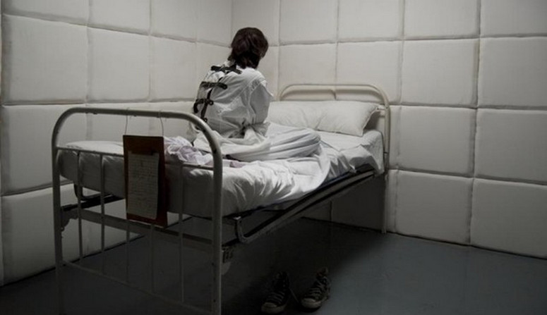 Foto Ilustrasi. Pasien penyandang gangguan jiwa dirawat di Rumah Sakit Jiwa.