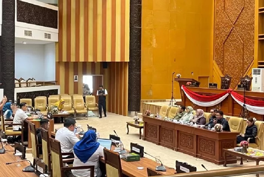 DIBAHAS BERSAMA. Komisi IV DPRD Kota Samarinda menggelar rapat dengar pendapat dengan BPJS Kesehatan, Senin (6/1). (MELI/SAPOS)