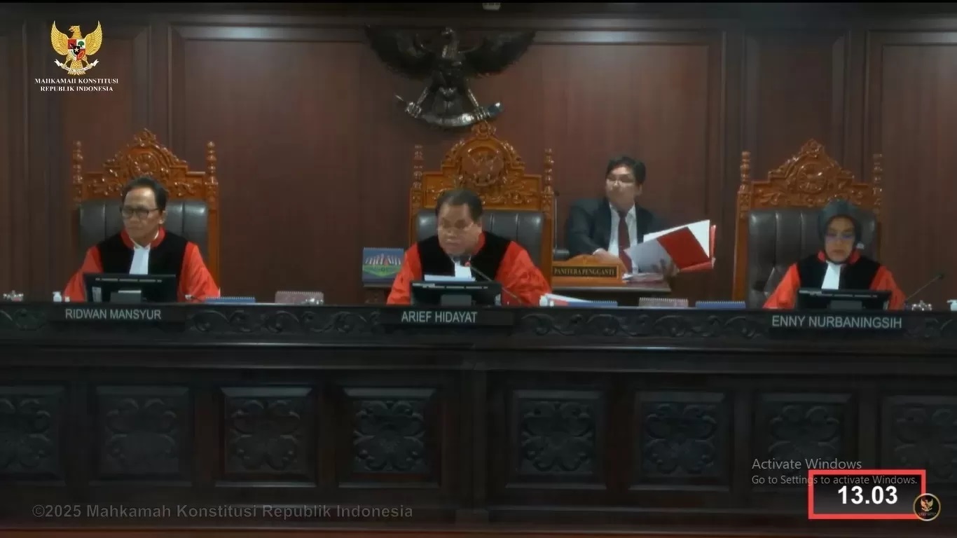 PANEL TIGA: Sidang perkara hasil Pilgub Kaltim masuk dalam panel 3 yang dilaksanakan Rabu (8/1), dengan ketua panel Arief Hidayat. ( Foto: Mahkamah Konstitusi RI)