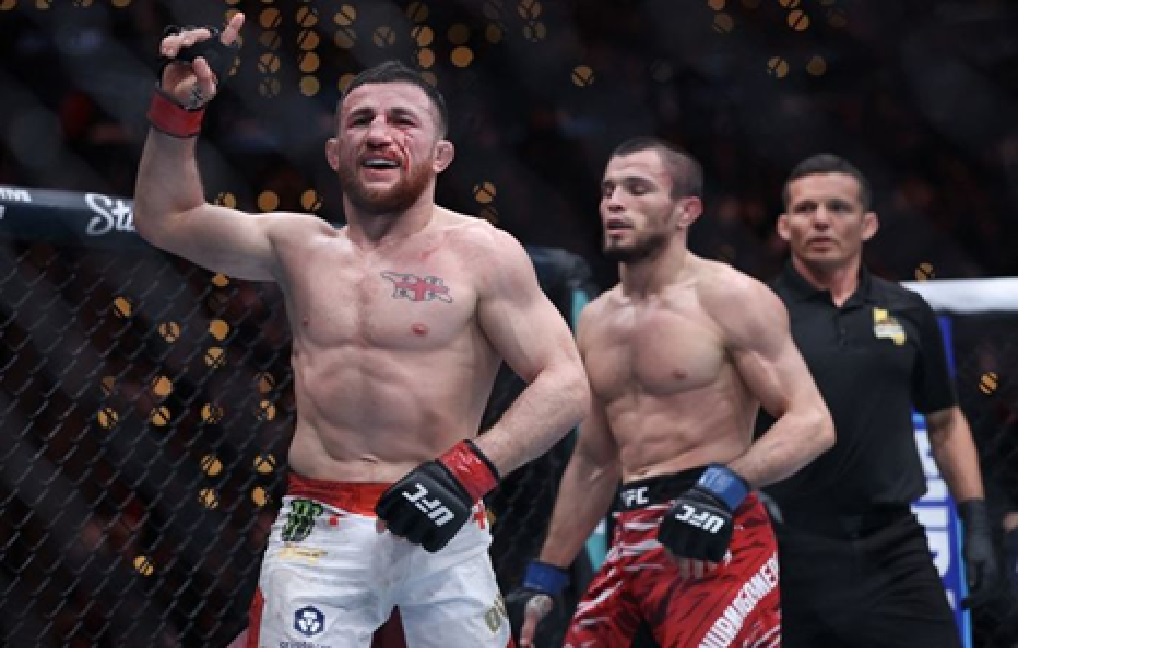 Merab menang angka melawan Umar.