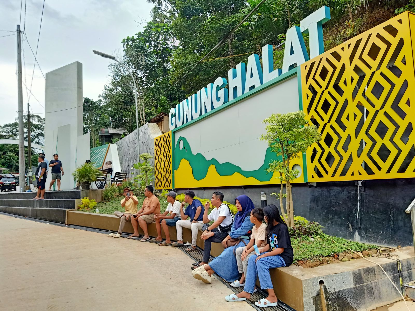 MAMPIR DULU: Rest area di Gunung Halat, perbatasan Kaltim-Kalsel di Kecamatan Muara Komam, Kabupaten Paser.