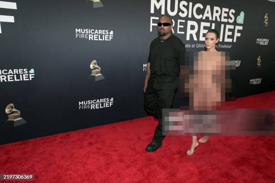 LOS ANGELES, CALIFORNIA - FEBRUARY 02: (FOR EDITORIAL USE ONLY) (L-R) Kanye West and Bianca Censor attend the 67th GRAMMY Awards at Crypto.com Arena on February 02, 2025 in Los Angeles, California. (Photo by Jeff Kravitz/FilmMagic)