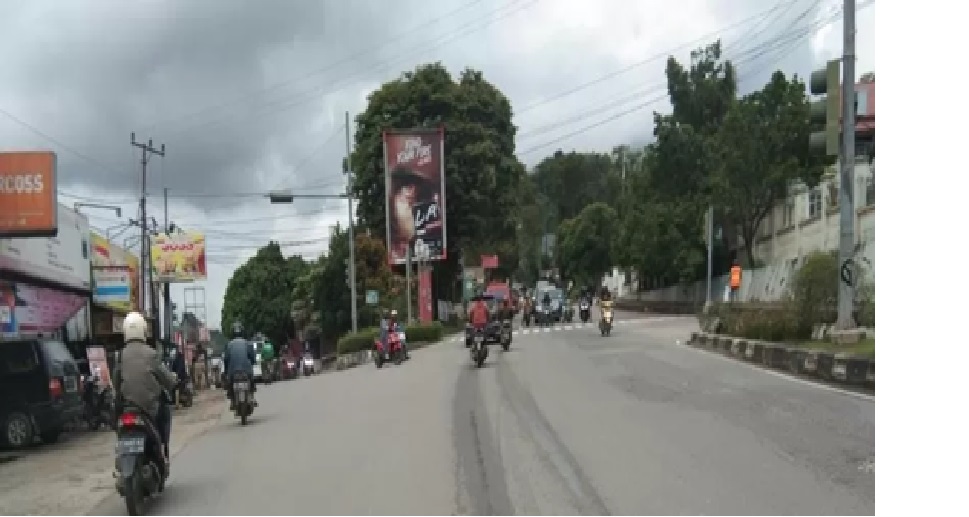 PERLU DIURAI. Persimpangan antara Jalan M Said dan Jalan Teuku Umar serta Jalan Tengkawang, menjadi salah satu titik paling macet di Kota Samarinda.