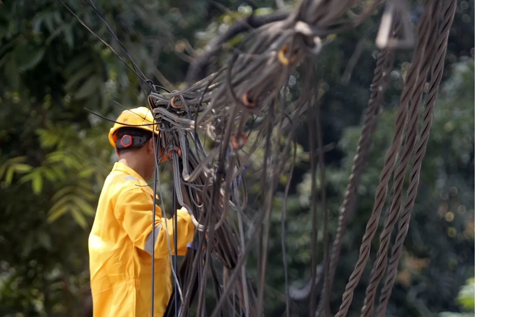 ilustrasi kabel semerawut.