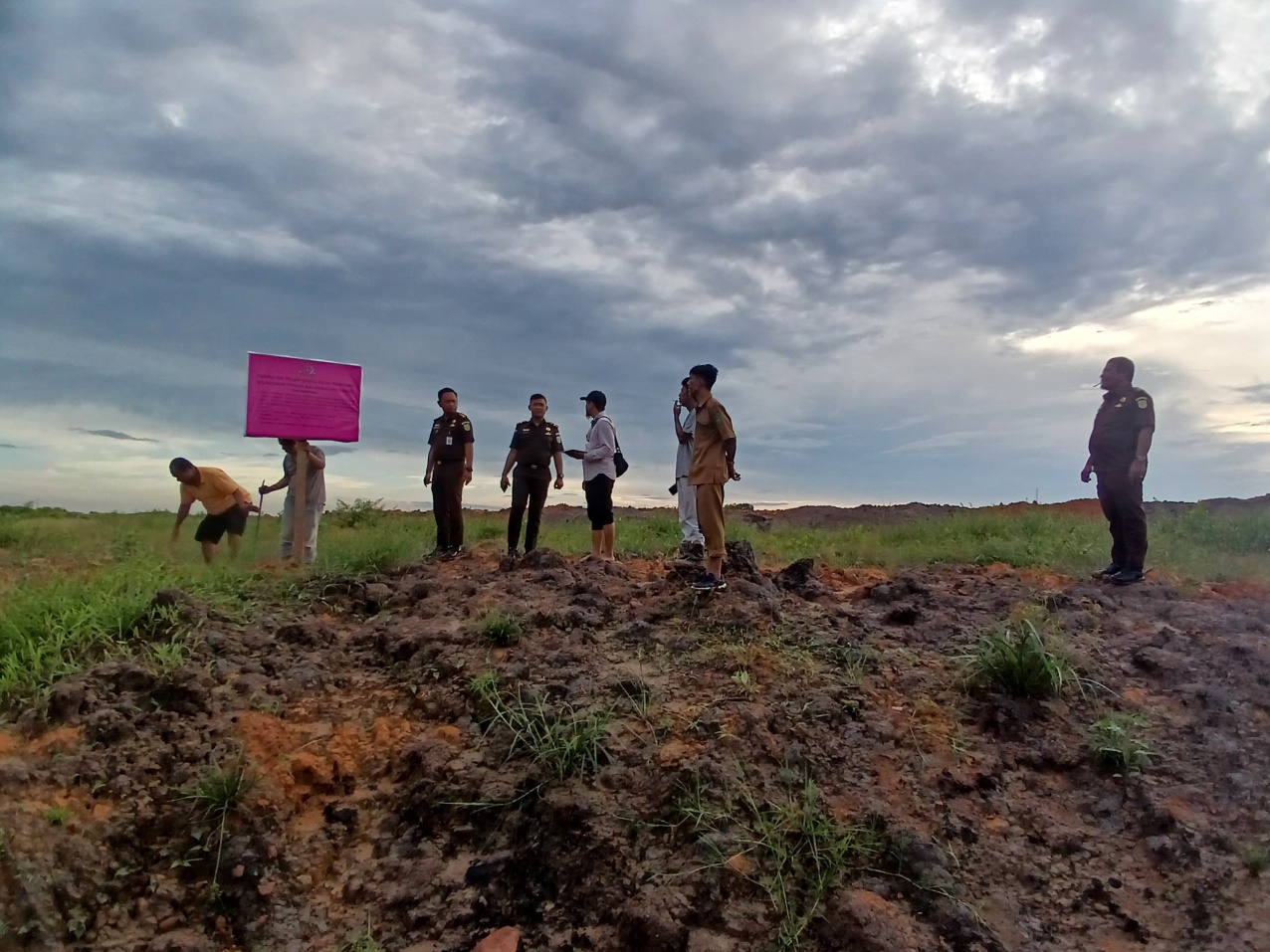 Beberapa bidang tanah disita kejaksaan.