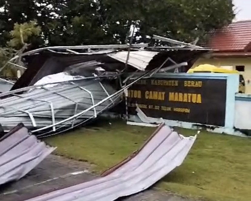 FENOMENA ALAM: Pulau Maratua di Kabupaten Berau diterjang angin kencang, Selasa, 11 Februari 2025, dini hari.