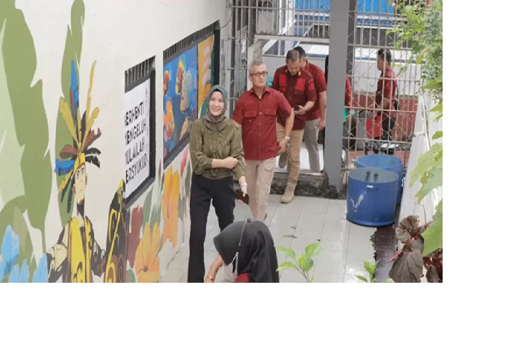 FASILITAS: Wakil Ketua DPRD Kaltim yang berasal dari Dapil Paser-PPU, Yenni Eviliana saat meninjau kondisi Rutan Tanah Grogot pada Minggu (9/2) lalu.