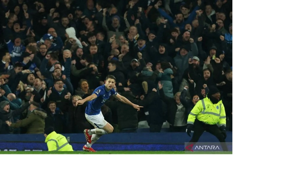 James Tarkowski usai mencetak gol dimenit akhir.