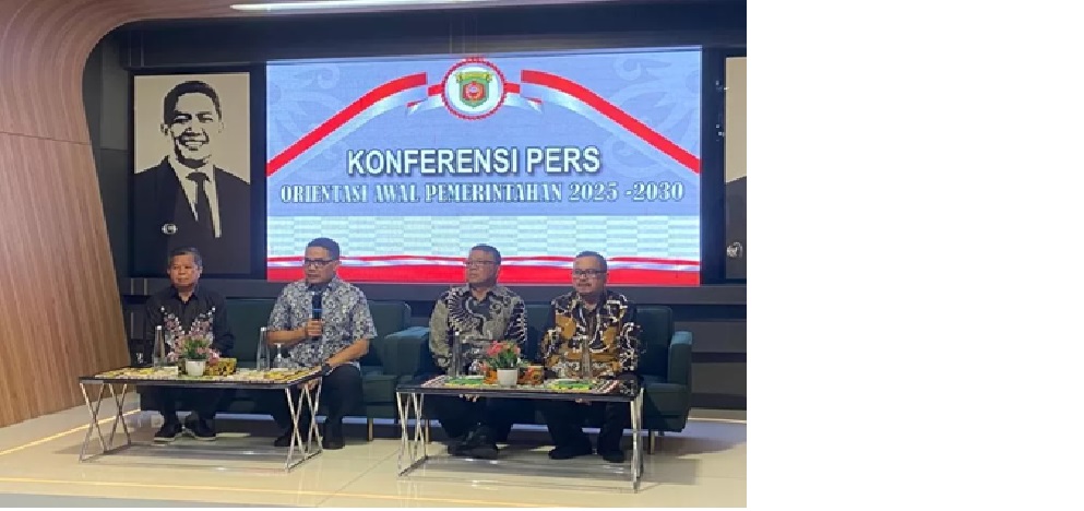 TETAP BERJALAN. Dalam konferensi pers Minggu (16/2) malam, Wali Kota Andi Harun memastikan kebijakan efisiensi anggaran tidak berdampak negatif terhadap kegiatan operasional. (IST)