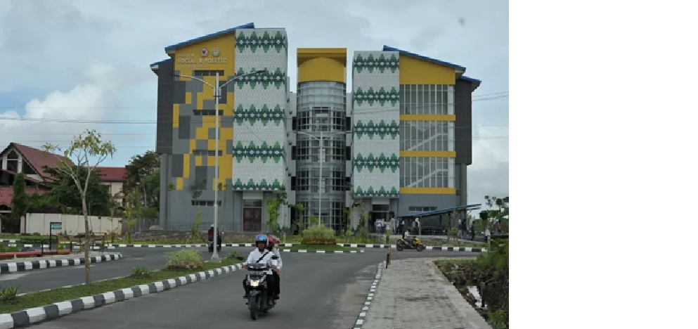 ULM: Salah satu gedung fakultas Universitas Lambung Mangkurat di kampus Banjarmasin. (Foto: MUHAMMAD SYARAFUDDIN/RADAR BANJARMASIN)