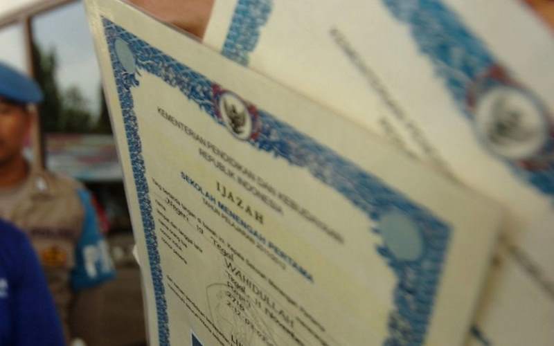 ilustrasi ijazah