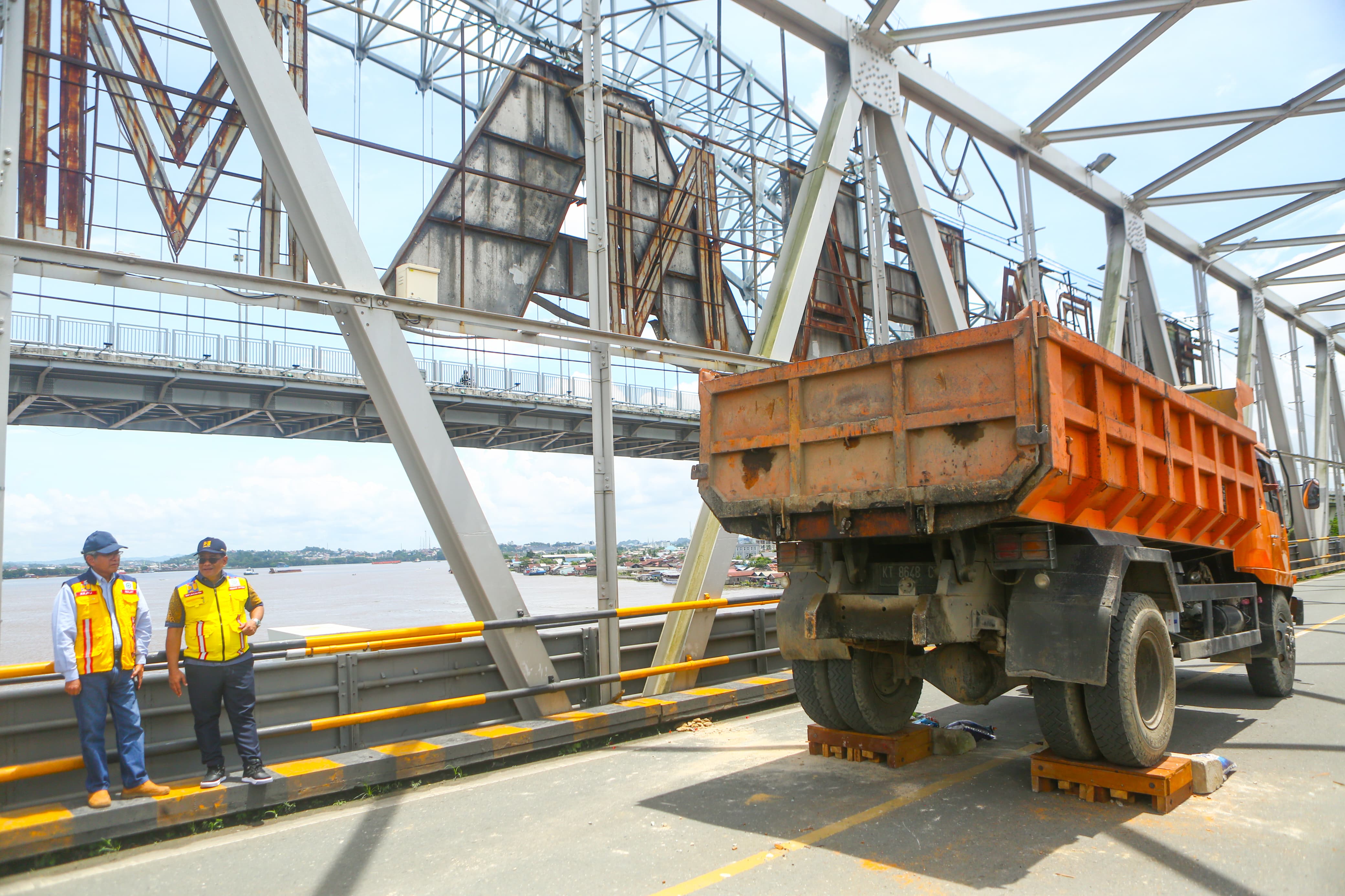 UJI: Jembatan Mahakam, Samarinda, kembali ditutup pukul 09.00 Wita, Selasa, 4 Maret 2025, sampai selesainya pengujian struktur atas dan uji beban dinamis.