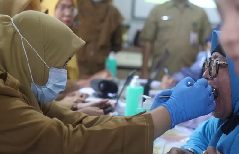 GIGI: Dinas Kesehatan meminta warga Balikpapan menikmati program cek kesehatan gratis, termasuk pemeriksaan gigi seperti terekam di gambar.