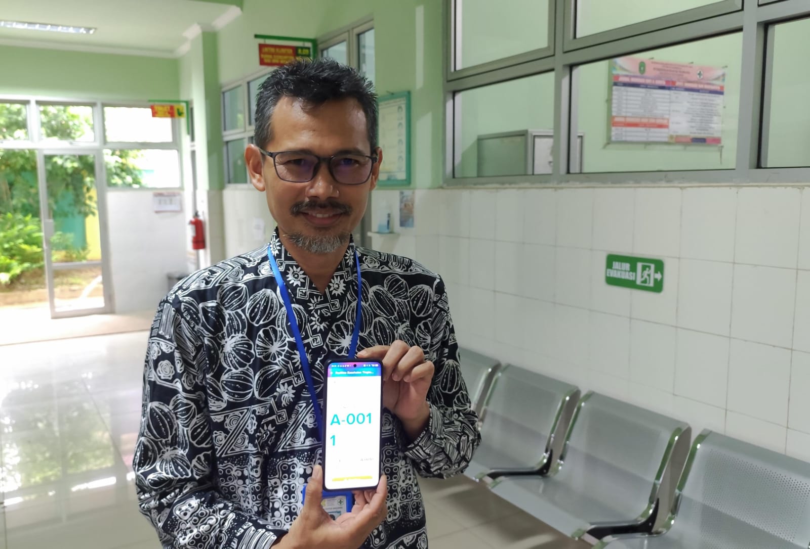 Plt Kepala Dinkes Kukar Kusnandar usai melakukan Cek Kesehatan Gratis (Elmo/Prokal.co)