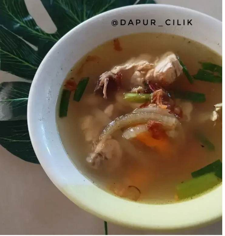 Sop ayam simple.