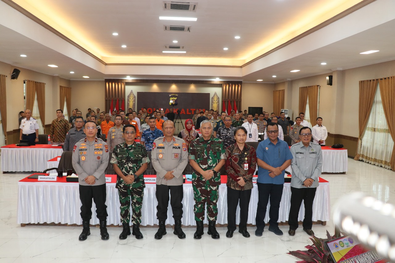 KOLABORASI: Rakor daerah pengamanan mudik dan balik Lebaran digelar di Markas Polda Kaltim, Kamis, 13 Maret 2026.