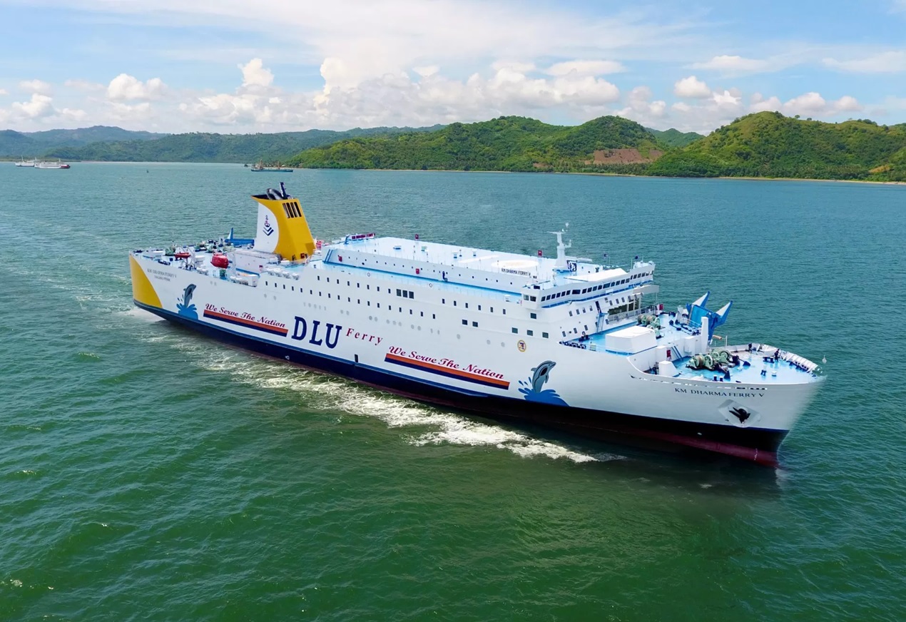 KM Dharma Ferry 7 yang melayani rute Balikpapan-Surabaya. (Foto: DLU)
