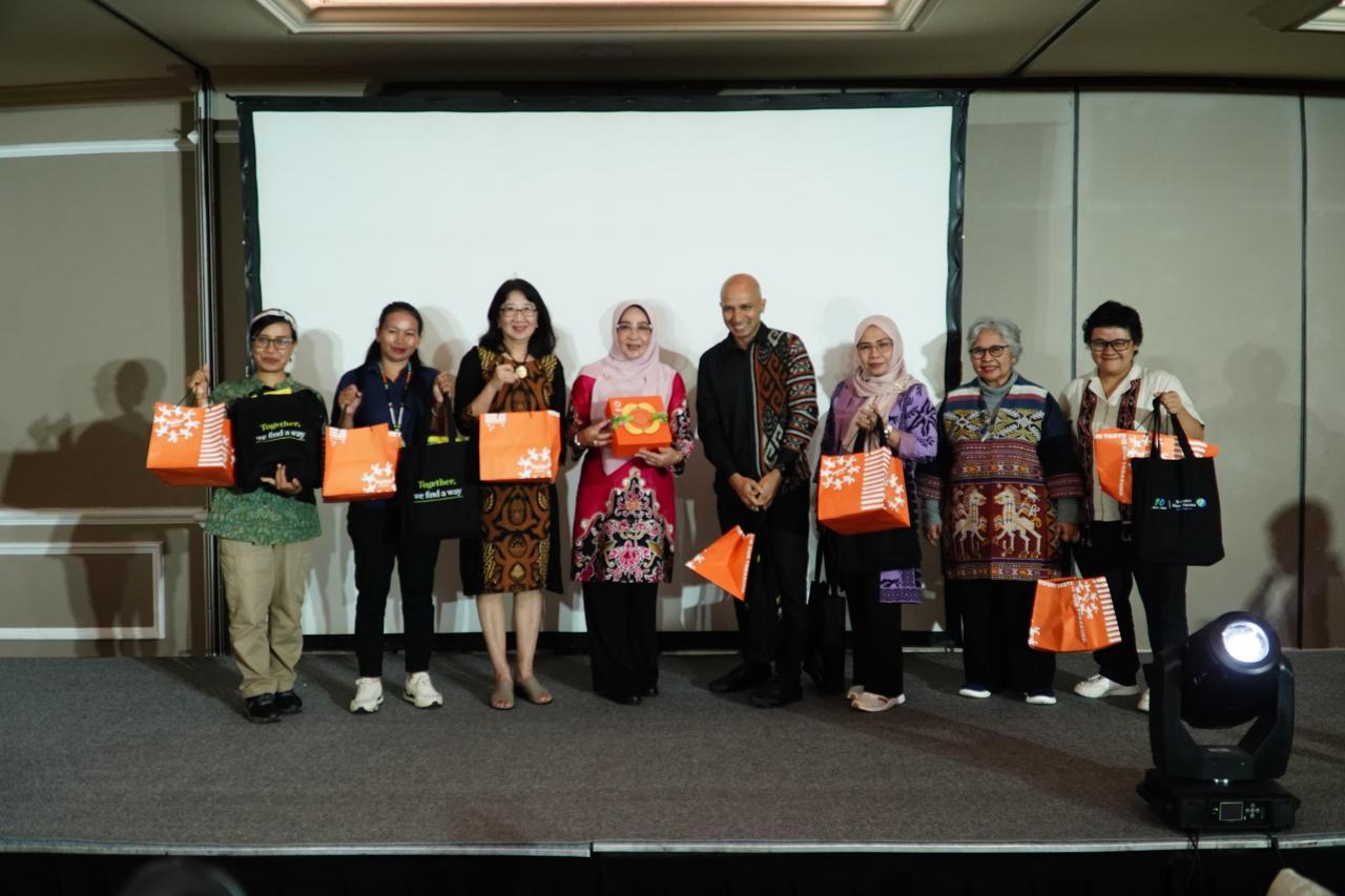 KELOLA HUTAN: Sri Juniarsi (empat kiri) dalam acara Thought Leaders Forum yang diselenggarakan Yayasan Konservasi Alam Nusantara (YKAN) di Jakarta, Rabu, 12 Maret 2025.