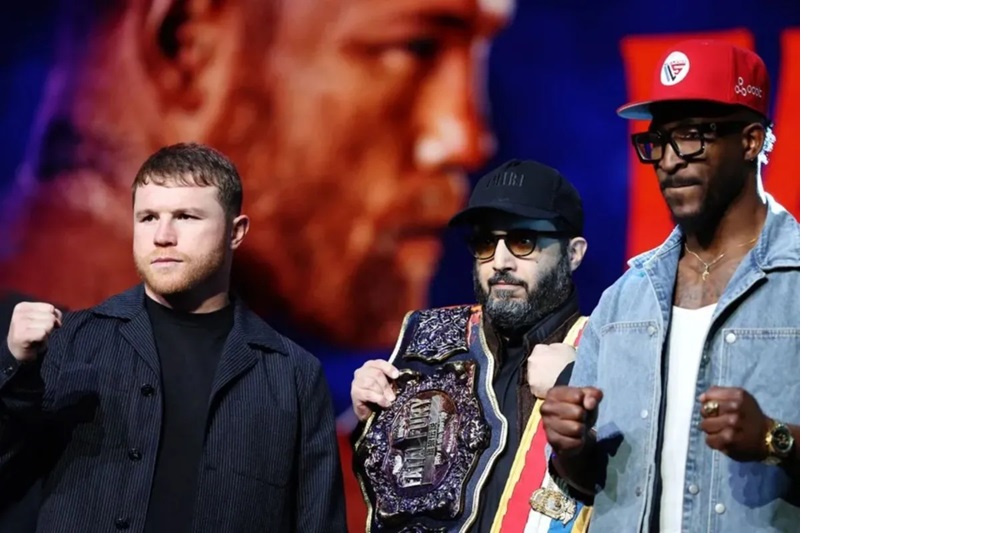 Petinju Canelo Alvarez (pertama kiri) akan berusaha merebut kembali status juara dunia kelas menengah super International Boxing Federation (IBF) yang tak terbantahkan saat menghadapi William Scull.