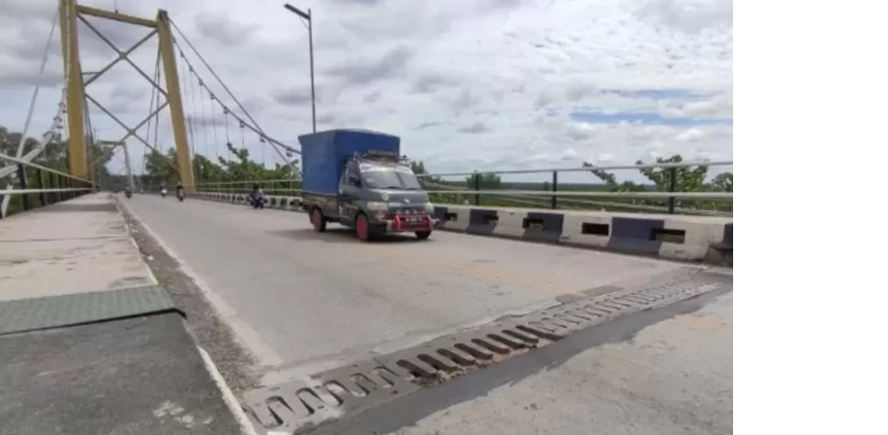JEMBATAN BARITO: Rekaman video perbuatan mesum muda-mudi diduga terjadi di sekitar Jembatan Barito yang ada di Barito Kuala. (Foto: Maulana/Radar Banjarmasin)