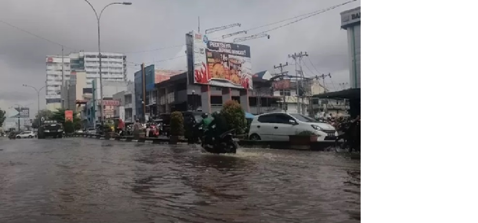 BANJIR: Pontianak kerap dilanda banjir pada waktu tertentu.