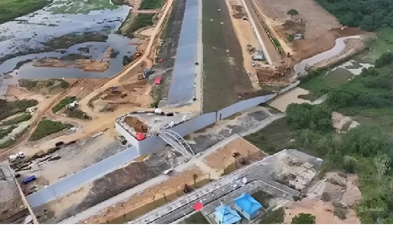 MASIH BERMASALAH: Bendungan Marangkayu di Desa Sebuntal, Kukar menyisakan pembayaran yang tertunggak ke rekanan lokal. (DOK Kemen-PUPR)