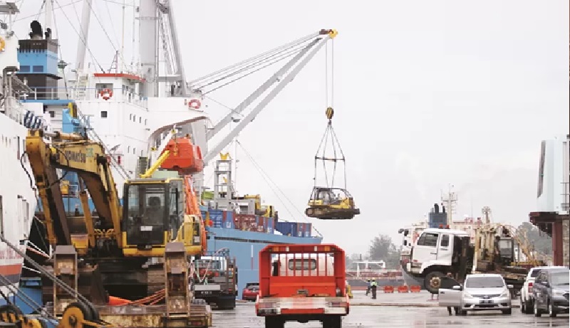 TREN MENINGKAT: Angkutan barang di Pelabuhan Semayang Balikpapan mengalami kenaikan hingga 248,43 persen. FOTO:DOK/KP