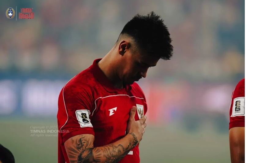 Mees Hilgers saat melawan Australia. Timnas Indonesia dikritik habis oleh pundit Belanda di era Patrick Kluivert. (PSSI)