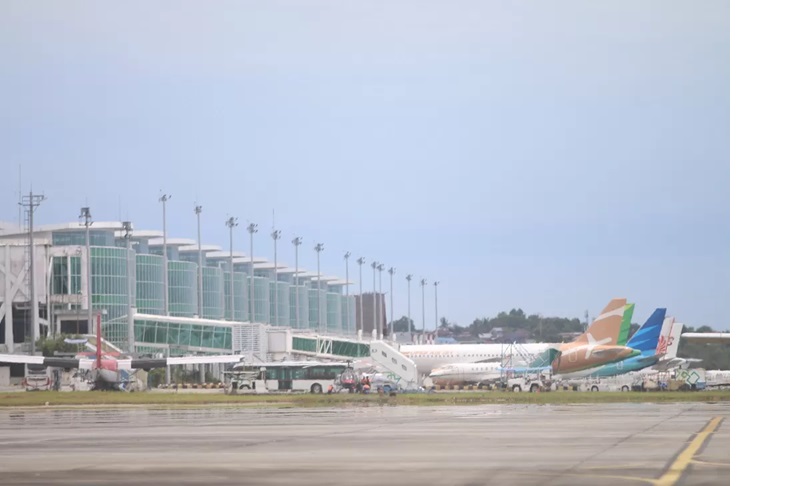 HARUS ADA INTERVENSI: Sudah jadi hal biasa, setiap jelang Lebaran, harga tiket pesawat menjadi mahal. Tampak kesibukan di bandara SAMS Sepinggan, Balikpapan.