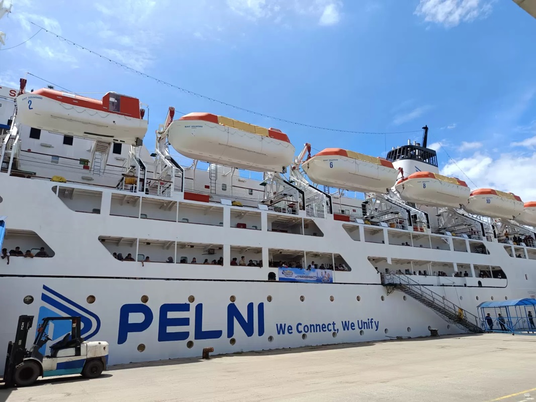 BERANGKAT: Pelni memprediksi penumpang yang berangkat dari Pelabuhan Semayang sebanyak 35 ribu penumpang pada Lebaran 2025. (DINA ANGELINA/KP)
